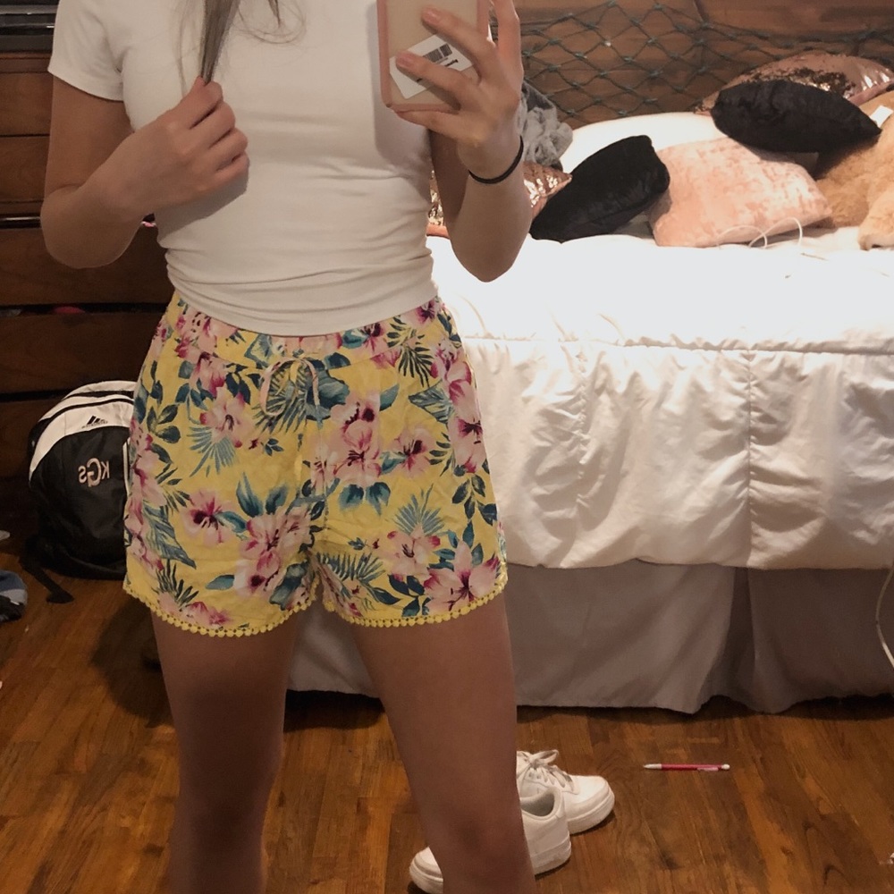 American Eagle Bright Yellow Floral Flowy Shorts